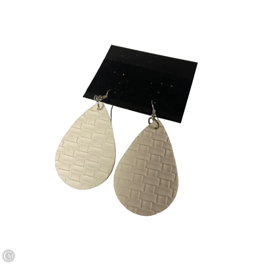 Earrings Dangle/drop By Clothes Mentor