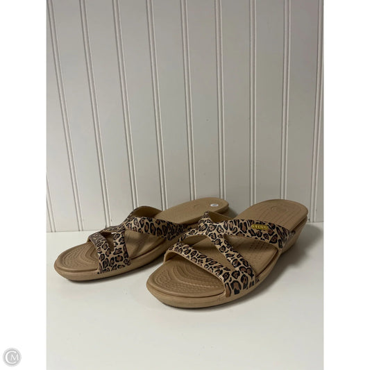 Sandals Flats By Crocs In Animal Print, Size: 9