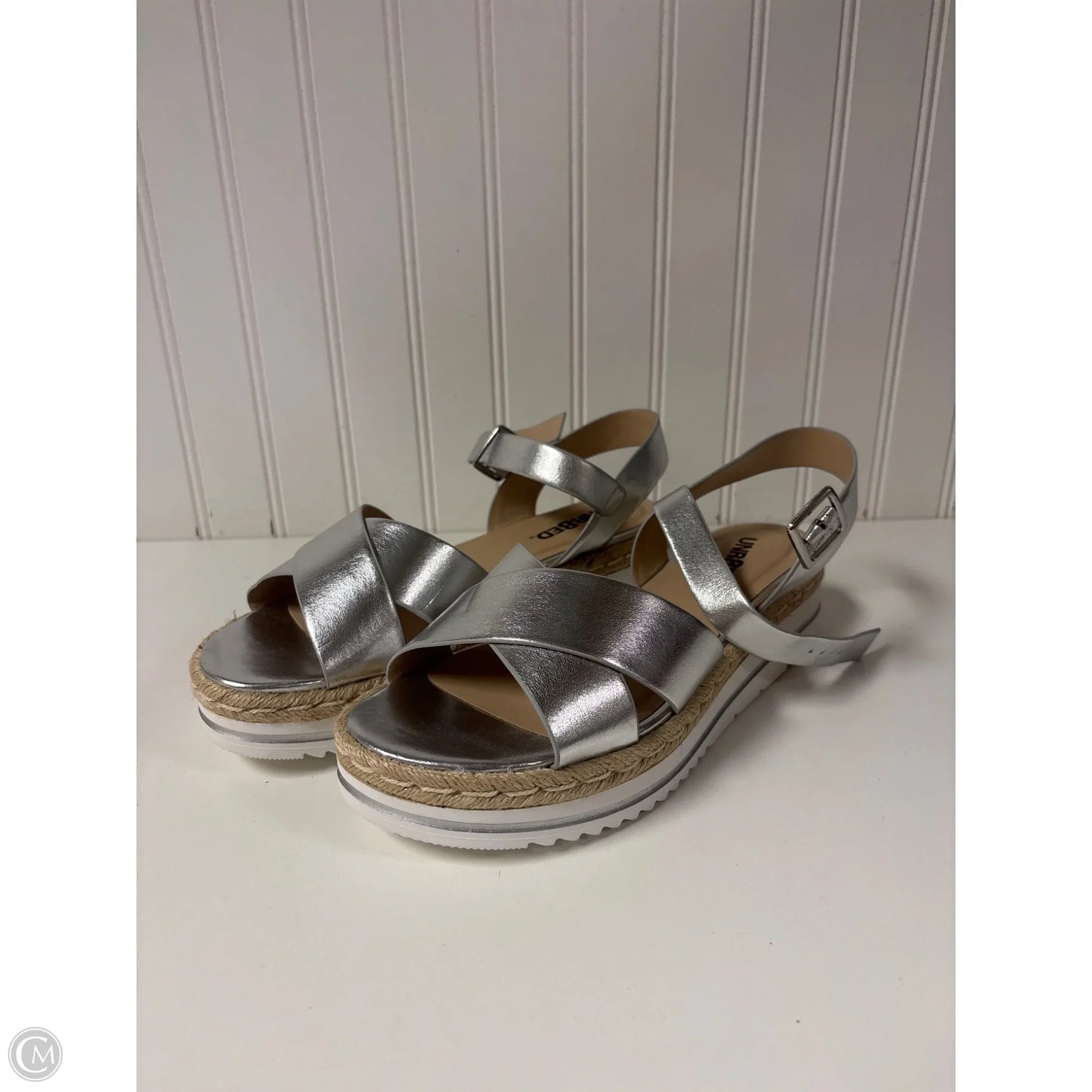 Sandals Flats By Clothes Mentor In Silver, Size: 9