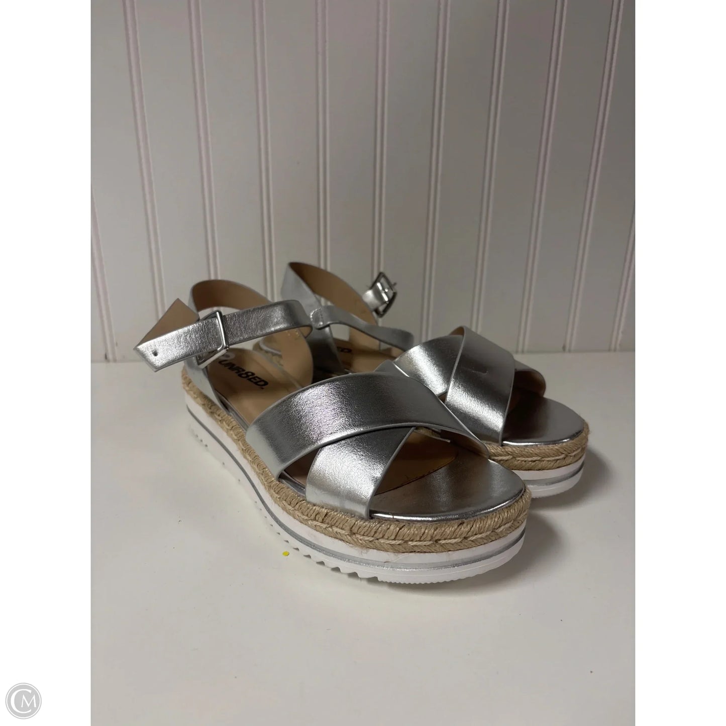 Sandals Flats By Clothes Mentor In Silver, Size: 9