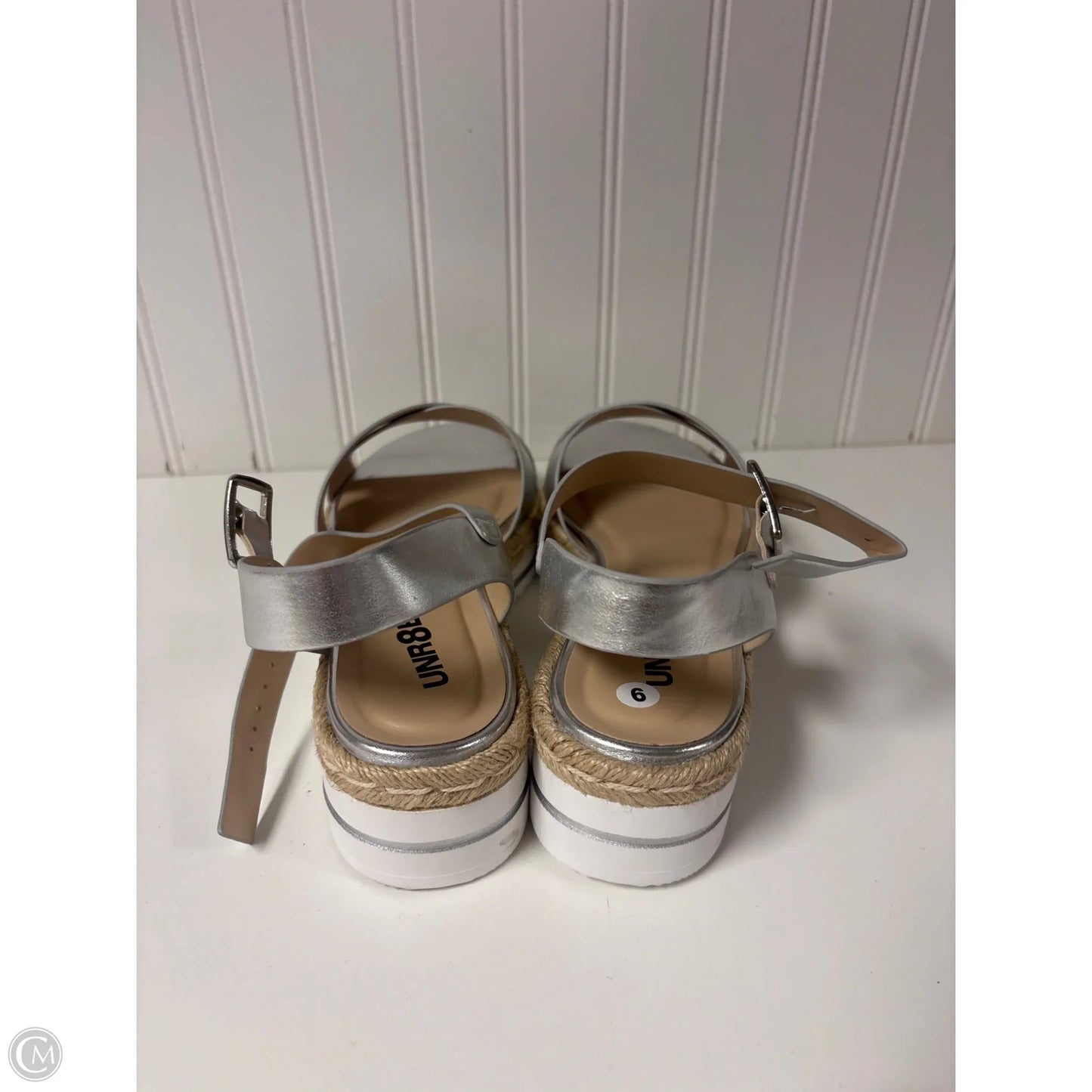 Sandals Flats By Clothes Mentor In Silver, Size: 9