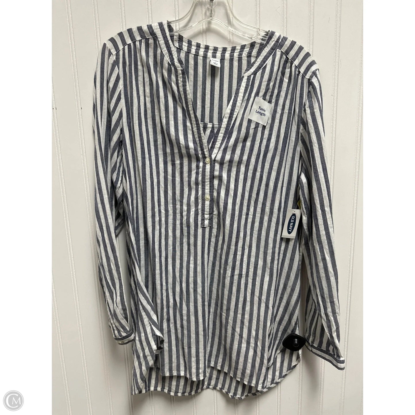 Top Long Sleeve By Old Navy In Striped Pattern, Size: M