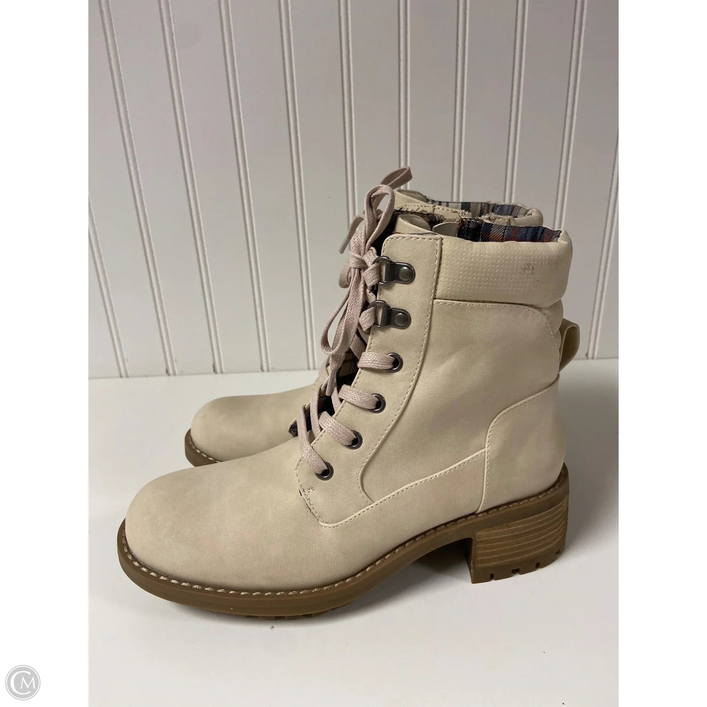 Boots Hiking By Crown Vintage In Beige, Size: 7.5