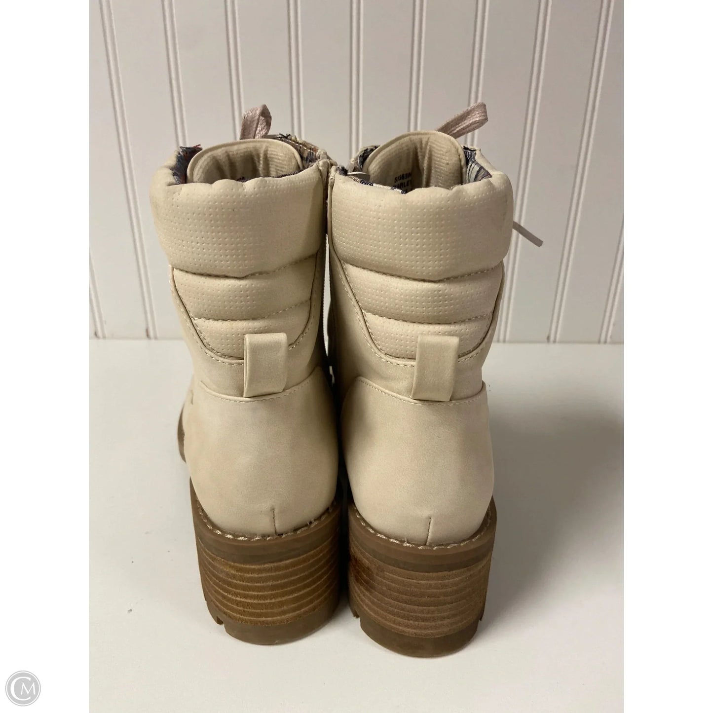 Boots Hiking By Crown Vintage In Beige, Size: 7.5