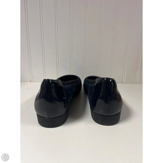 Shoes Flats By Clarks In Navy, Size: 8