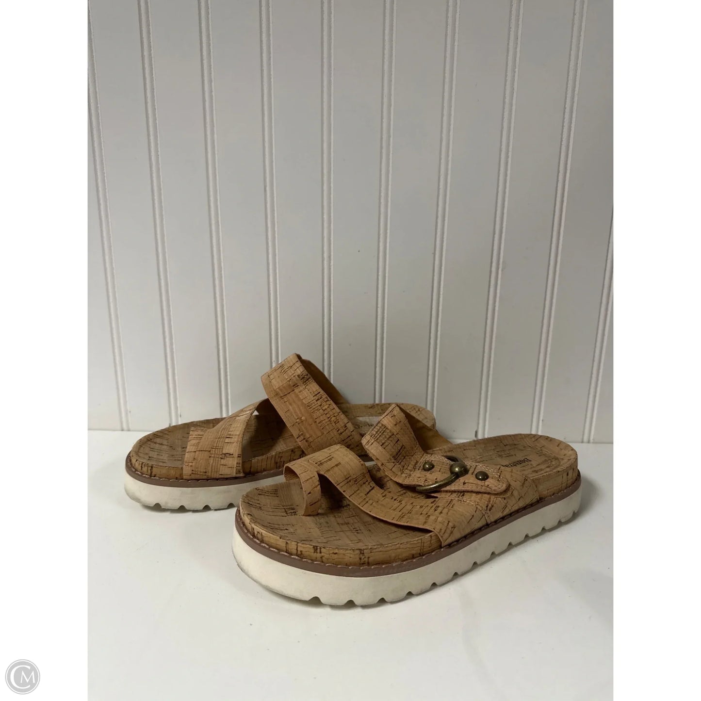 Sandals Flats By Bare Traps In Tan, Size: 8