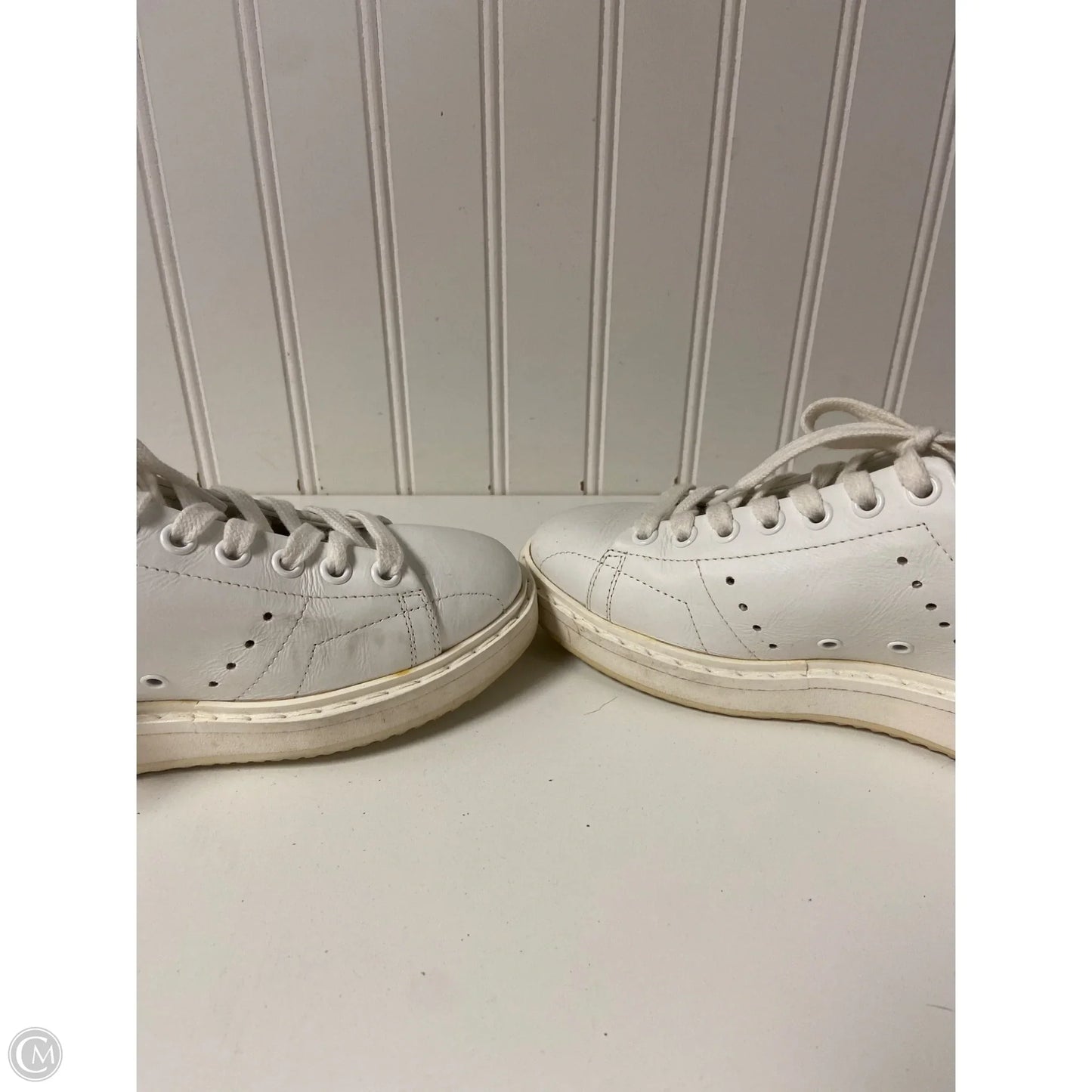 Shoes Luxury Designer By Golden Goose In White, Size: 6.5