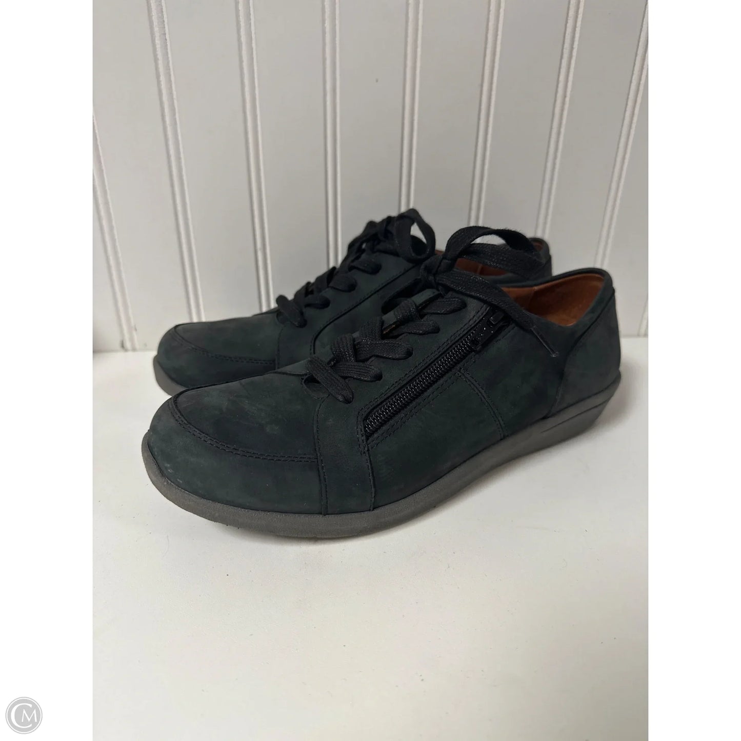 Shoes Sneakers By Vionic In Black, Size: 8