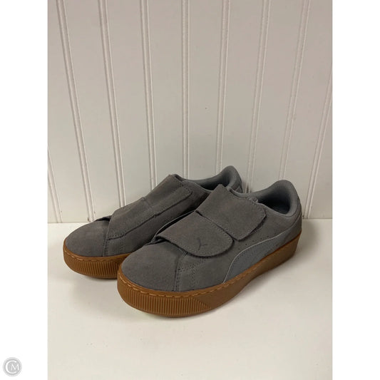 Shoes Sneakers By Puma In Grey, Size: 7