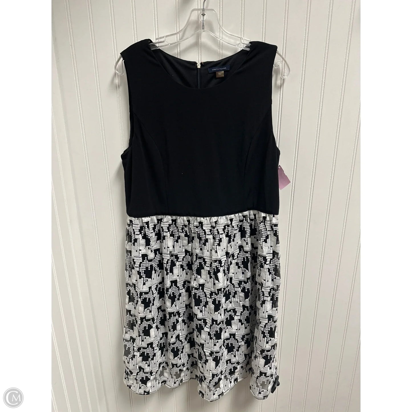 Dress Casual Midi By Tommy Hilfiger In Black & White, Size: L