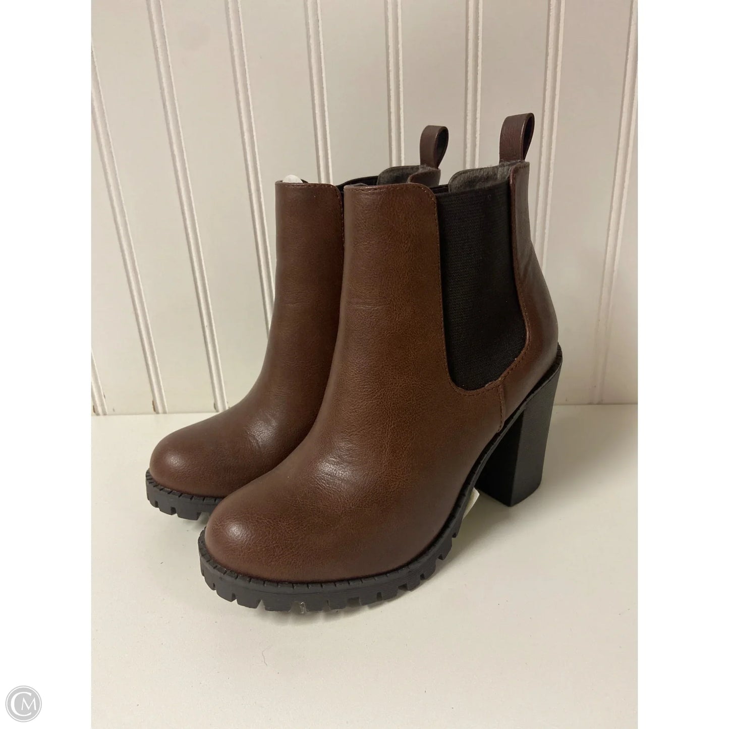 Boots Ankle Heels By Clothes Mentor In Beige, Size: 6.5