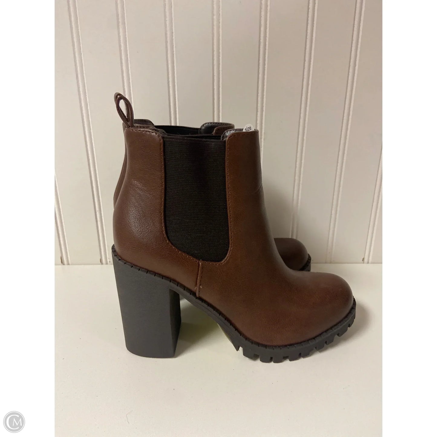 Boots Ankle Heels By Clothes Mentor In Beige, Size: 6.5