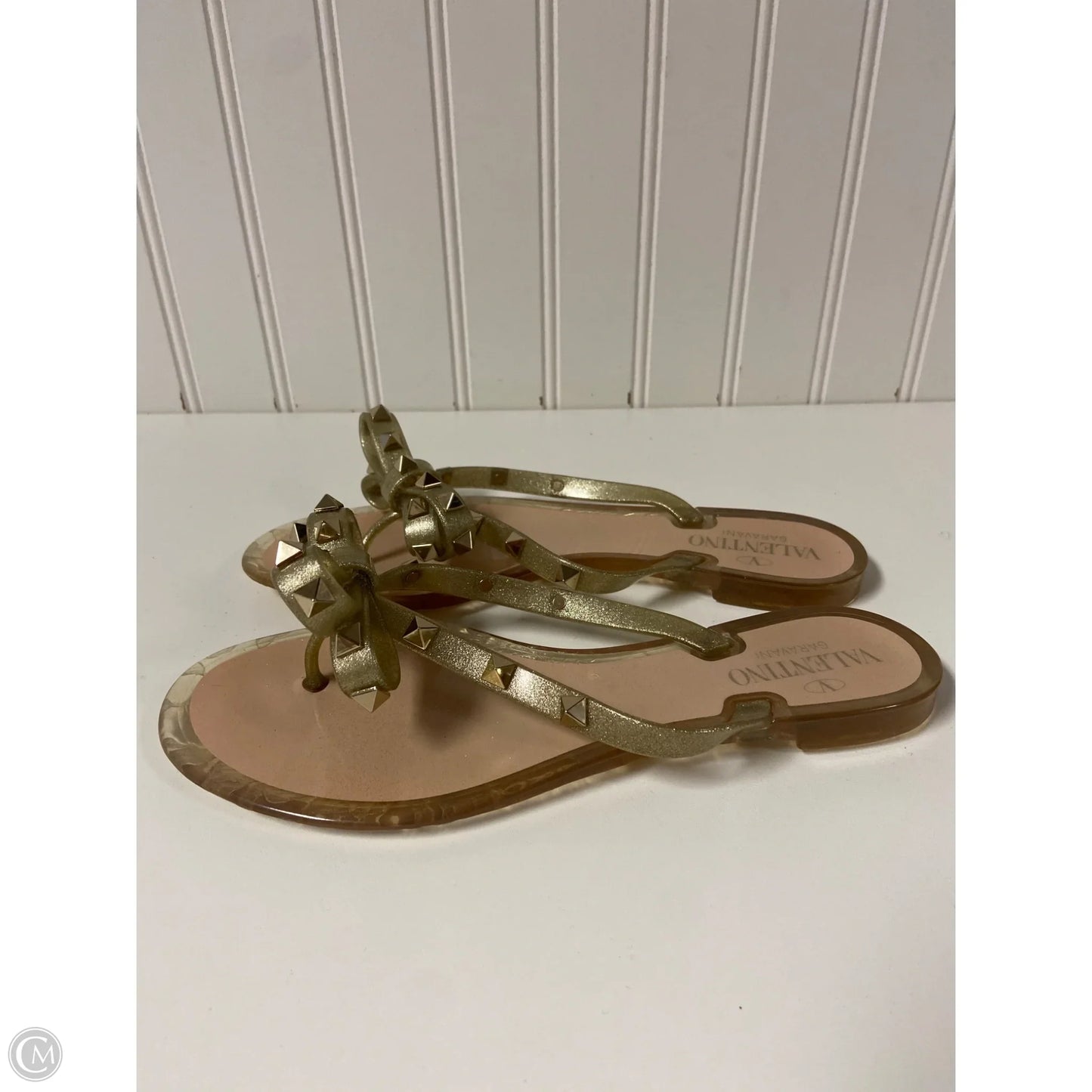 Sandals Luxury Designer By Valentino-garavani In Gold, Size: 5.5