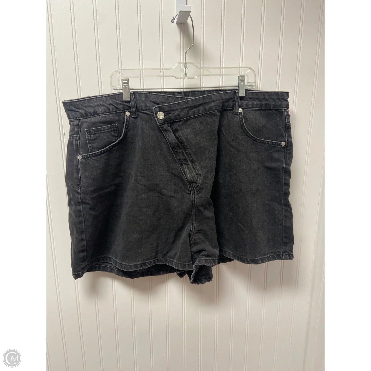 Shorts By Boohoo Boutique In Black Denim, Size: 18