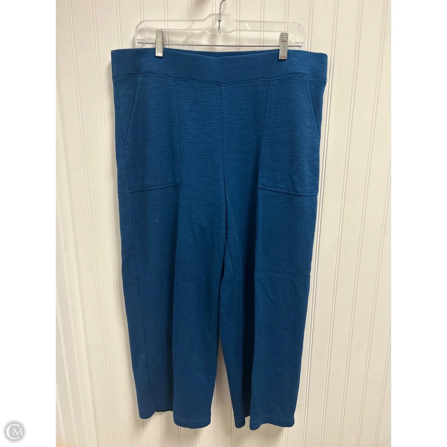 Pants Cropped By Chicos In Blue, Size: 12