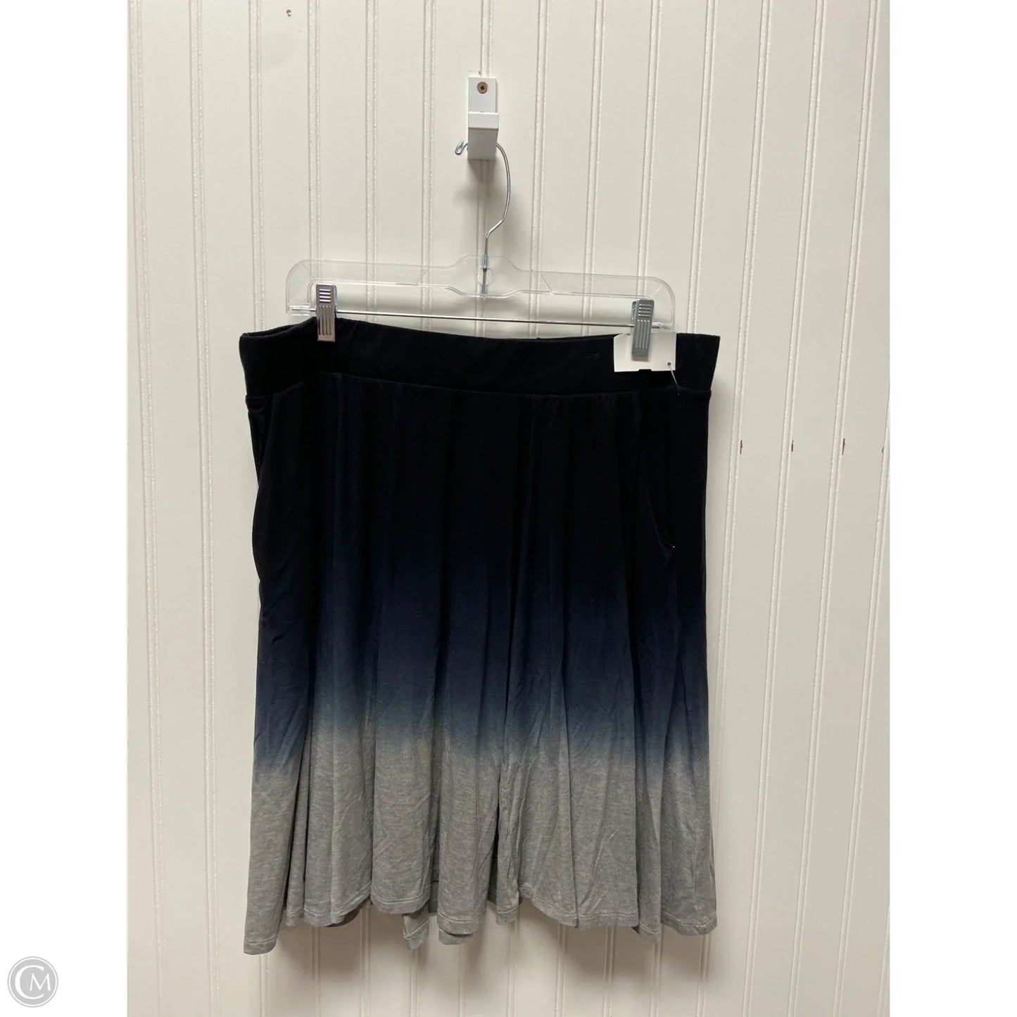 Skirt Mini & Short By Torrid In Black & Grey, Size: 20