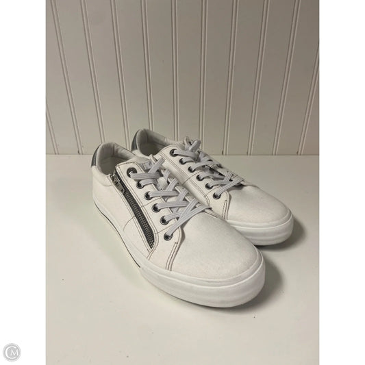 Shoes Sneakers By Taos In White, Size: 9.5