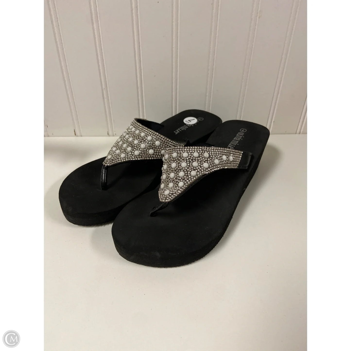 Sandals Flip Flops By Clothes Mentor In Black, Size: 7