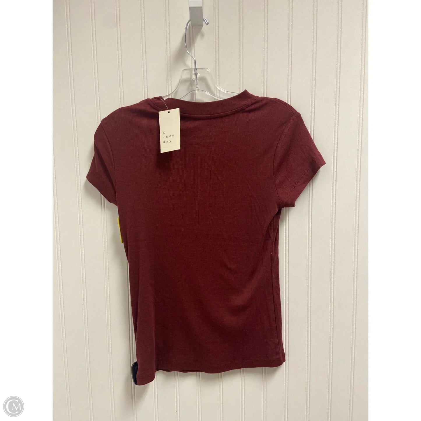 Top Short Sleeve Basic By A New Day In Maroon, Size: S