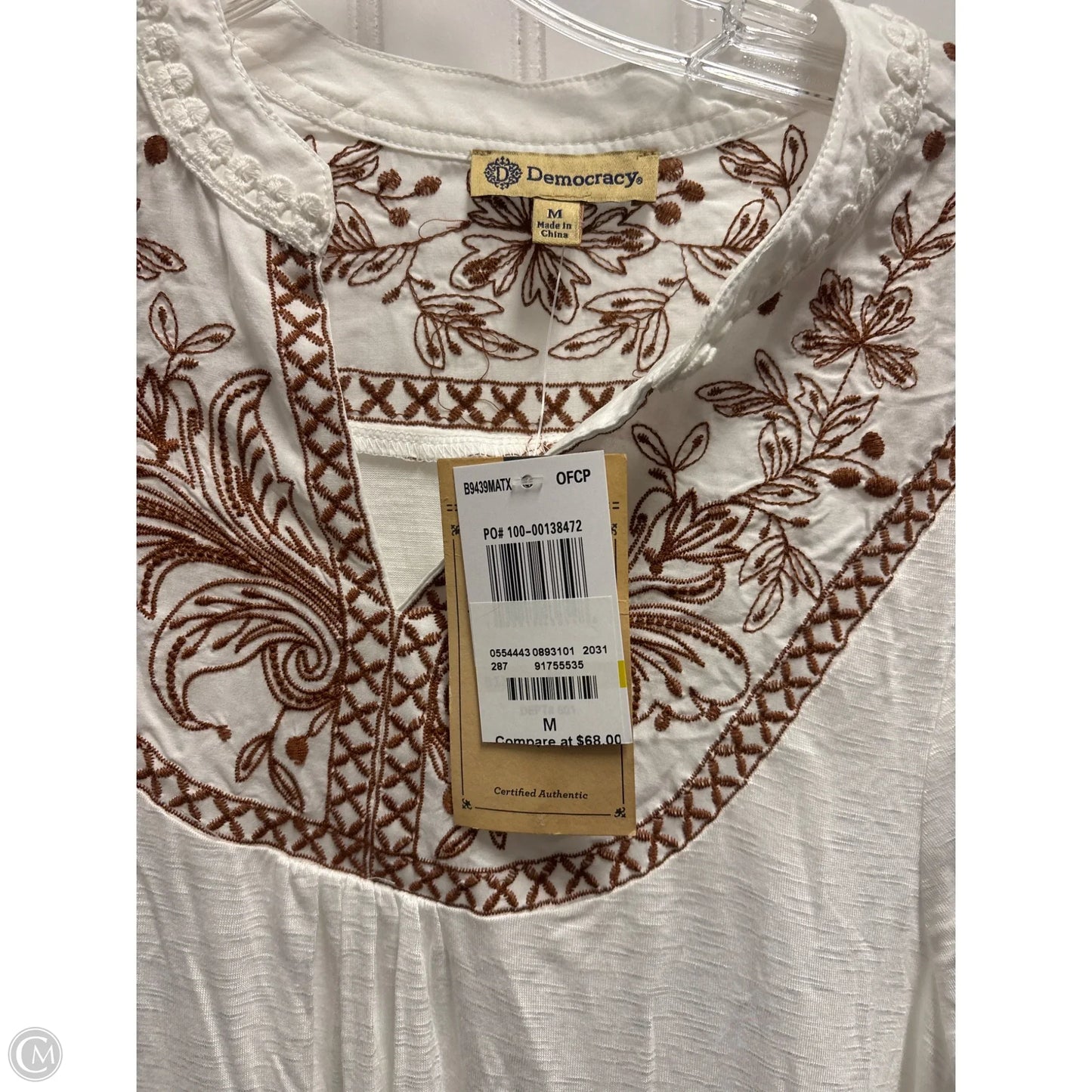 Top Long Sleeve By Democracy In White, Size: M