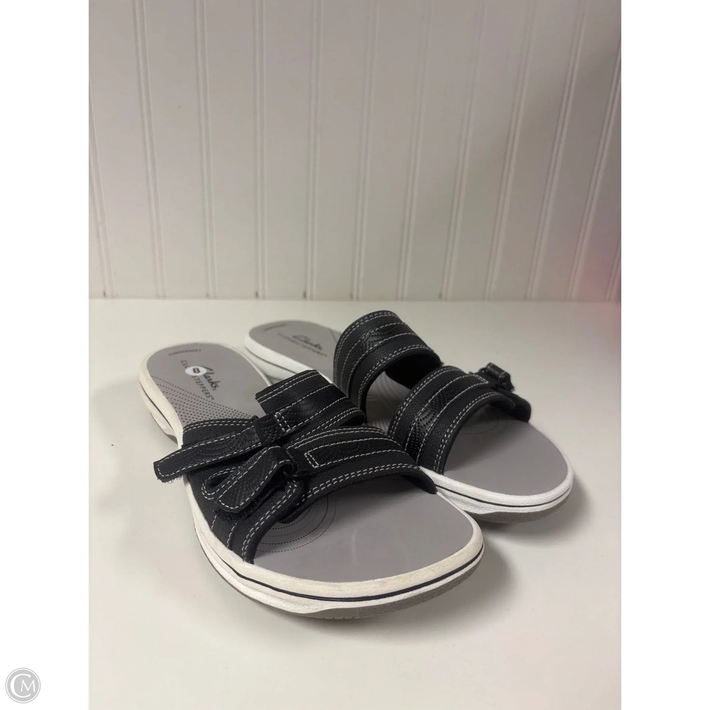 Sandals Flats By Clarks In Black, Size: 8
