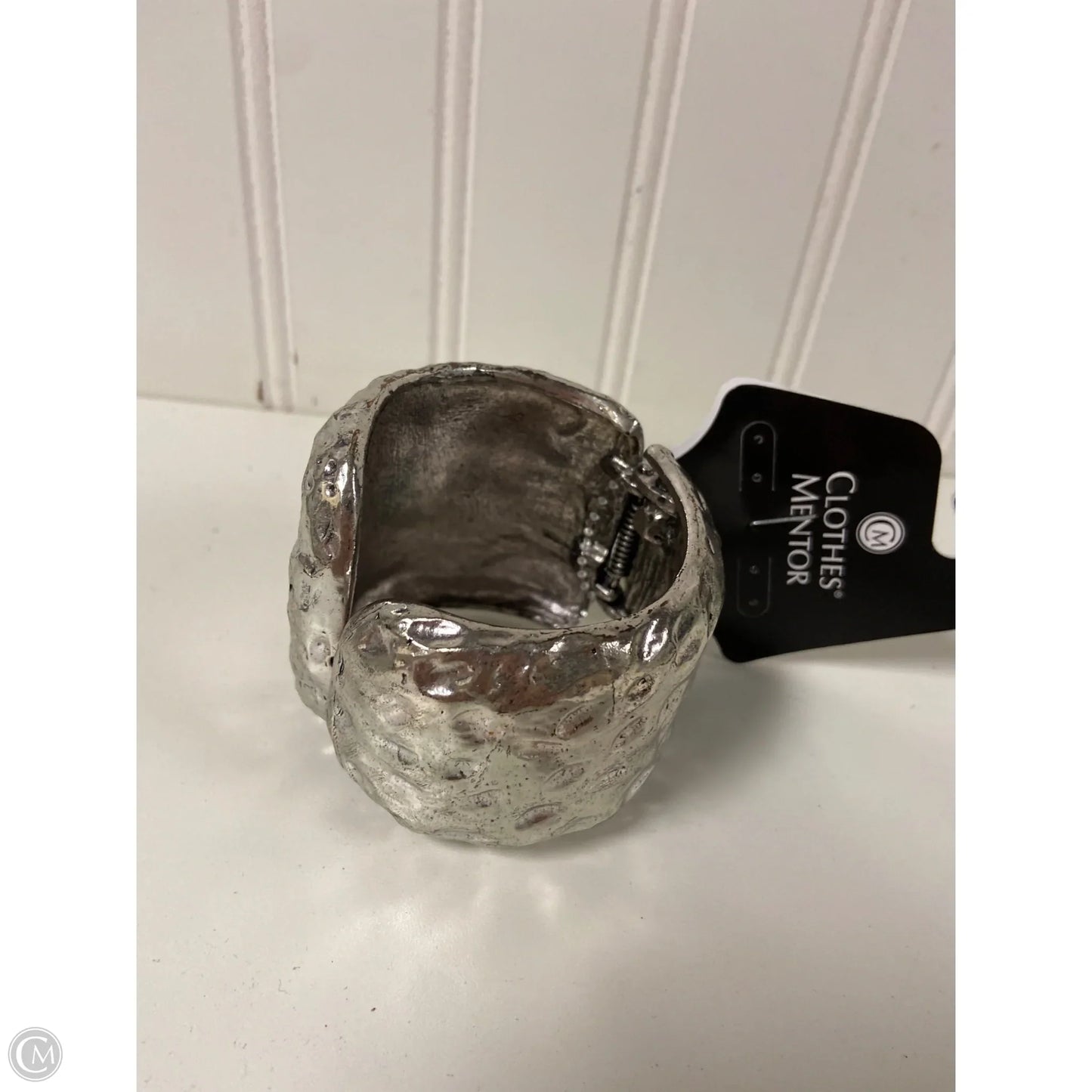 Bracelet Cuff By Clothes Mentor, Size: 1