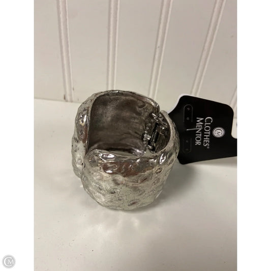 Bracelet Cuff By Clothes Mentor, Size: 1