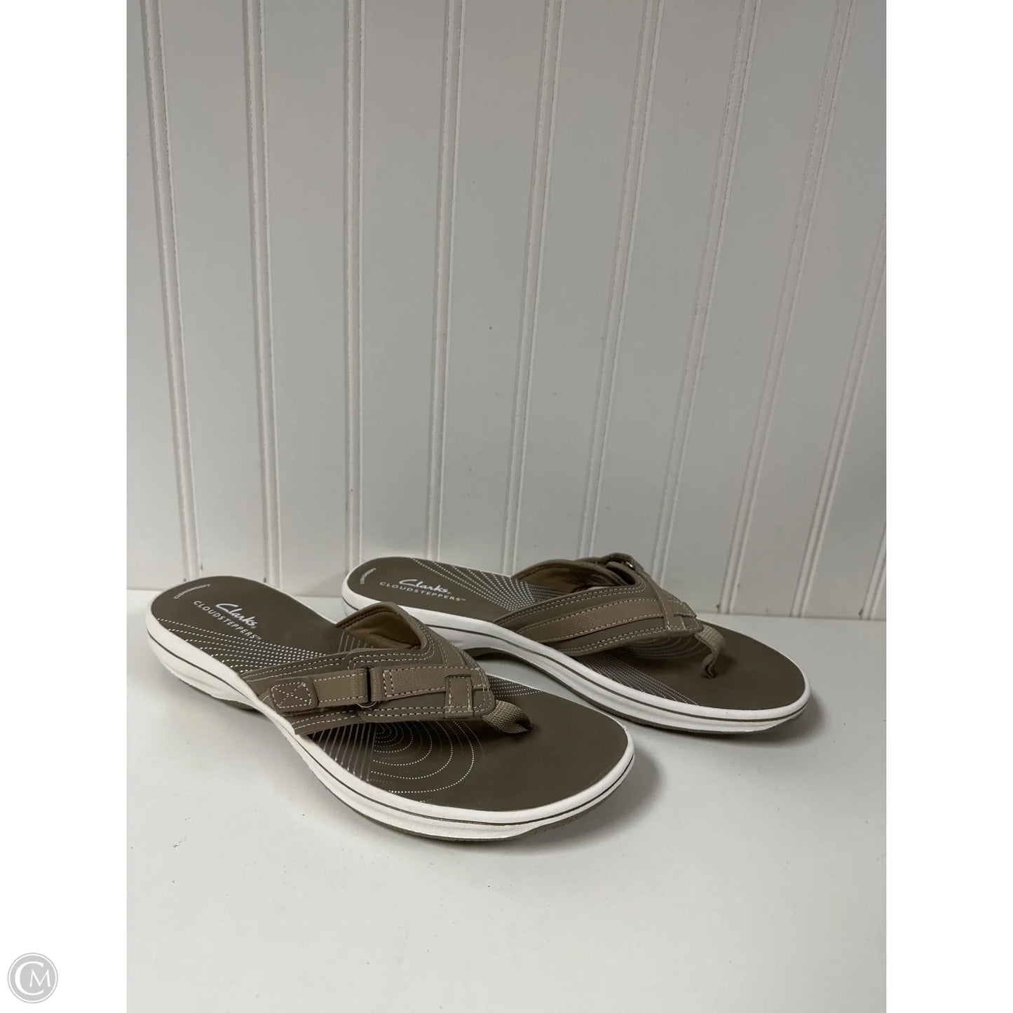 Sandals Flip Flops By Clarks In Taupe, Size: 9