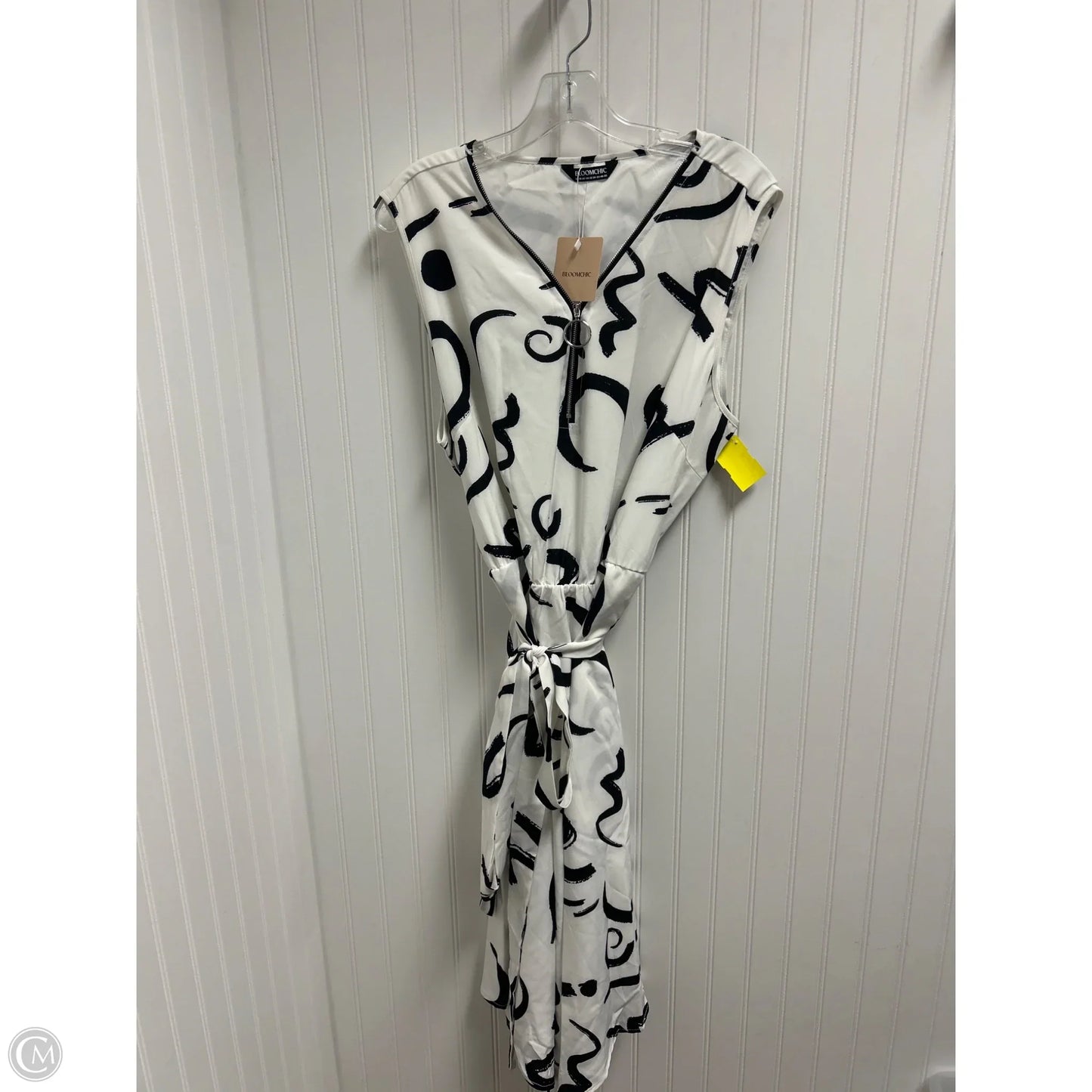 Dress Casual Short By Bloomchic In Black & White, Size: 2x