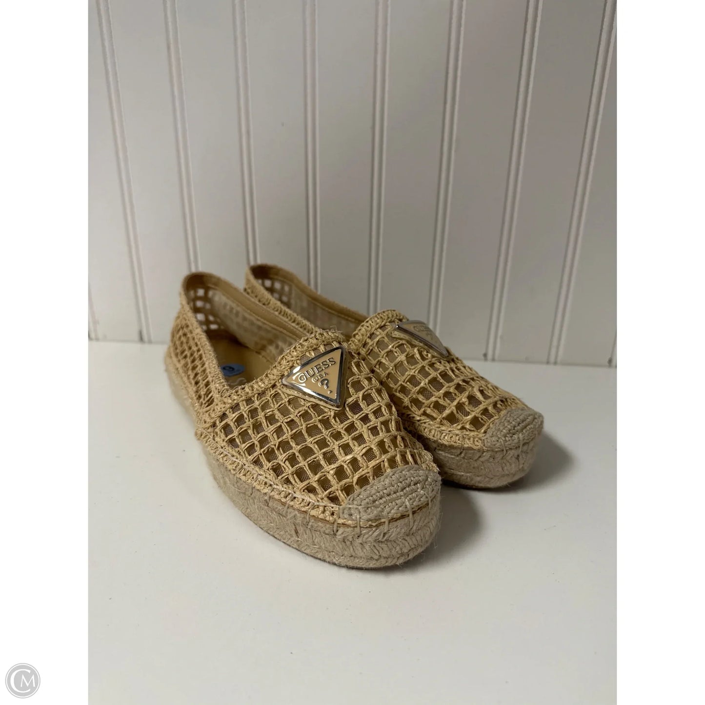 Shoes Flats By Guess In Beige, Size: 6