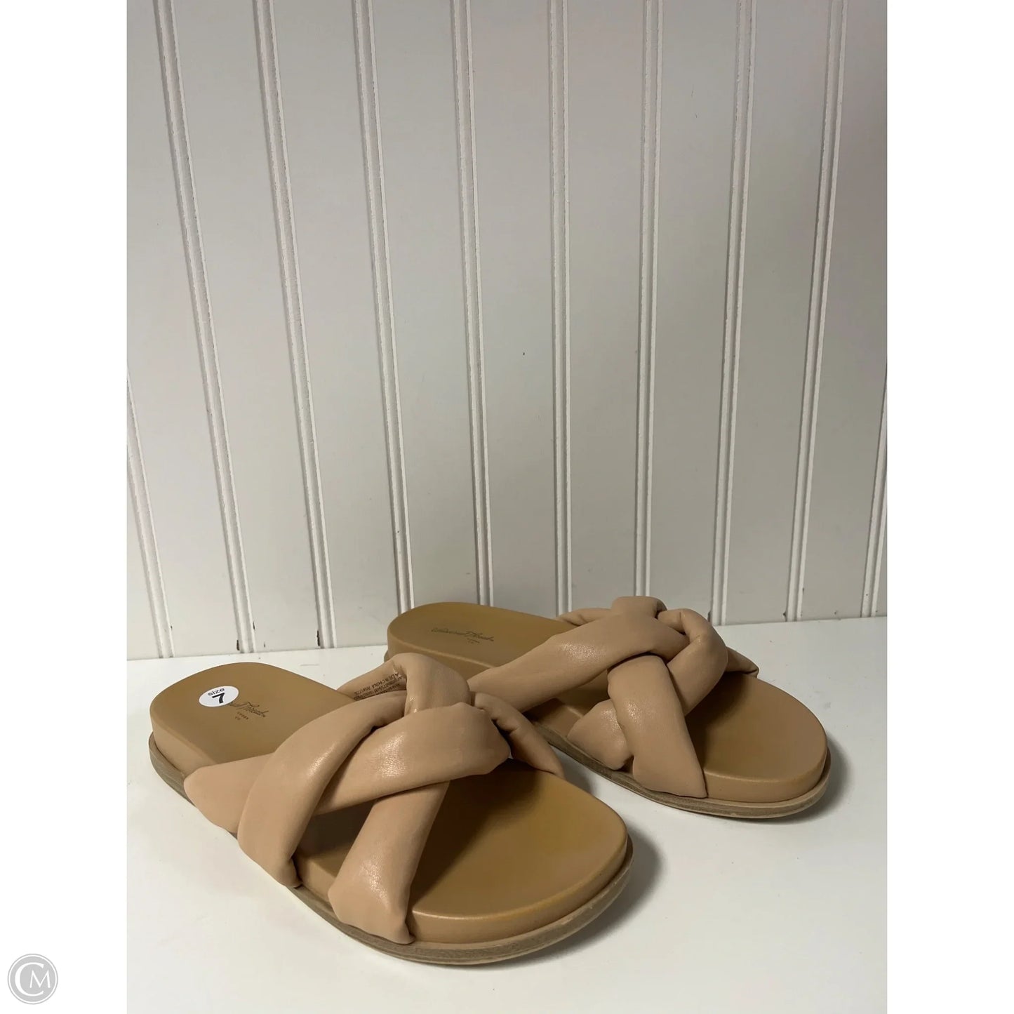 Sandals Flats By Universal Thread In Beige, Size: 7