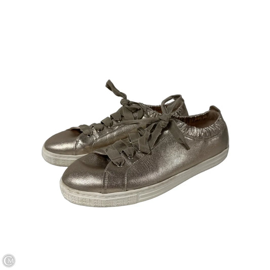 Shoes Flats By Agl In Gold, Size: 11