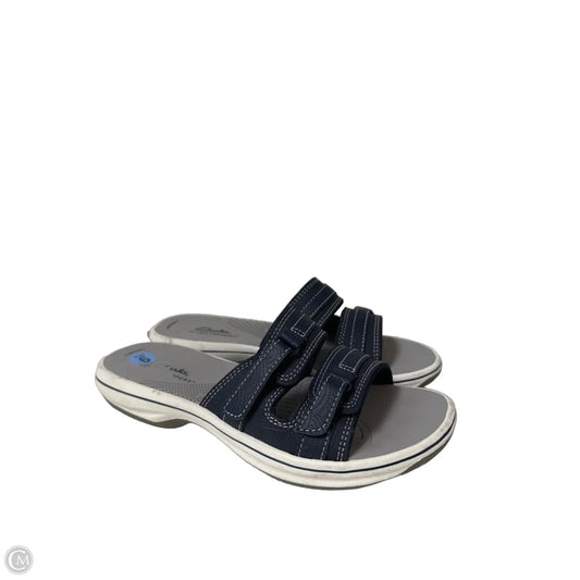 Sandals Flats By Clarks In Navy, Size: 6
