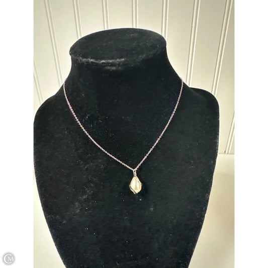 Necklace Charm By Clothes Mentor, Size: 1