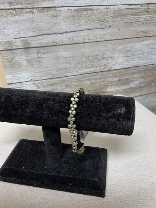 Bracelet Beaded By Clothes Mentor In Black & Gold