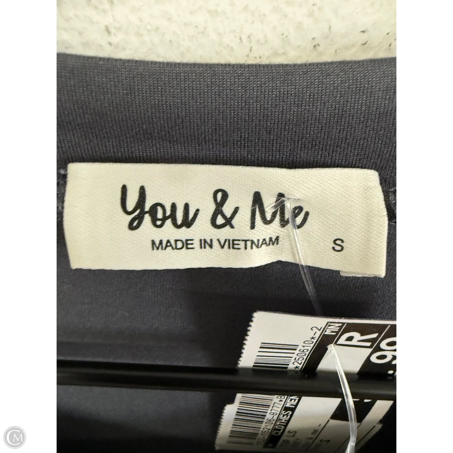 Top Long Sleeve By Clothes Mentor In Grey, Size: S