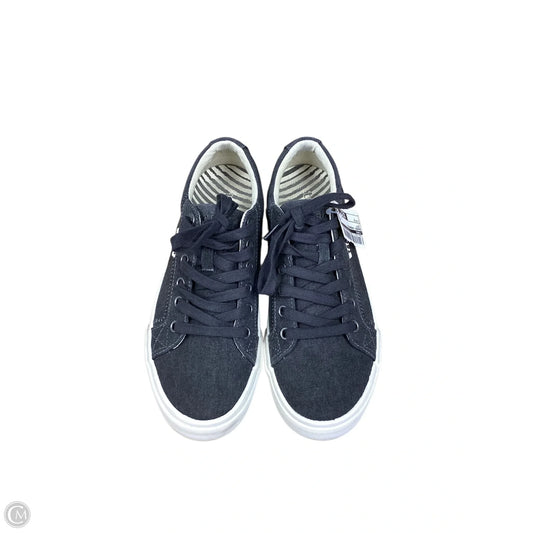 Shoes Sneakers By Taos In Grey, Size: 7