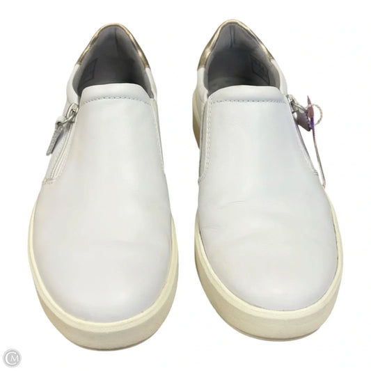 Shoes Flats By Clarks In White, Size: 6.5