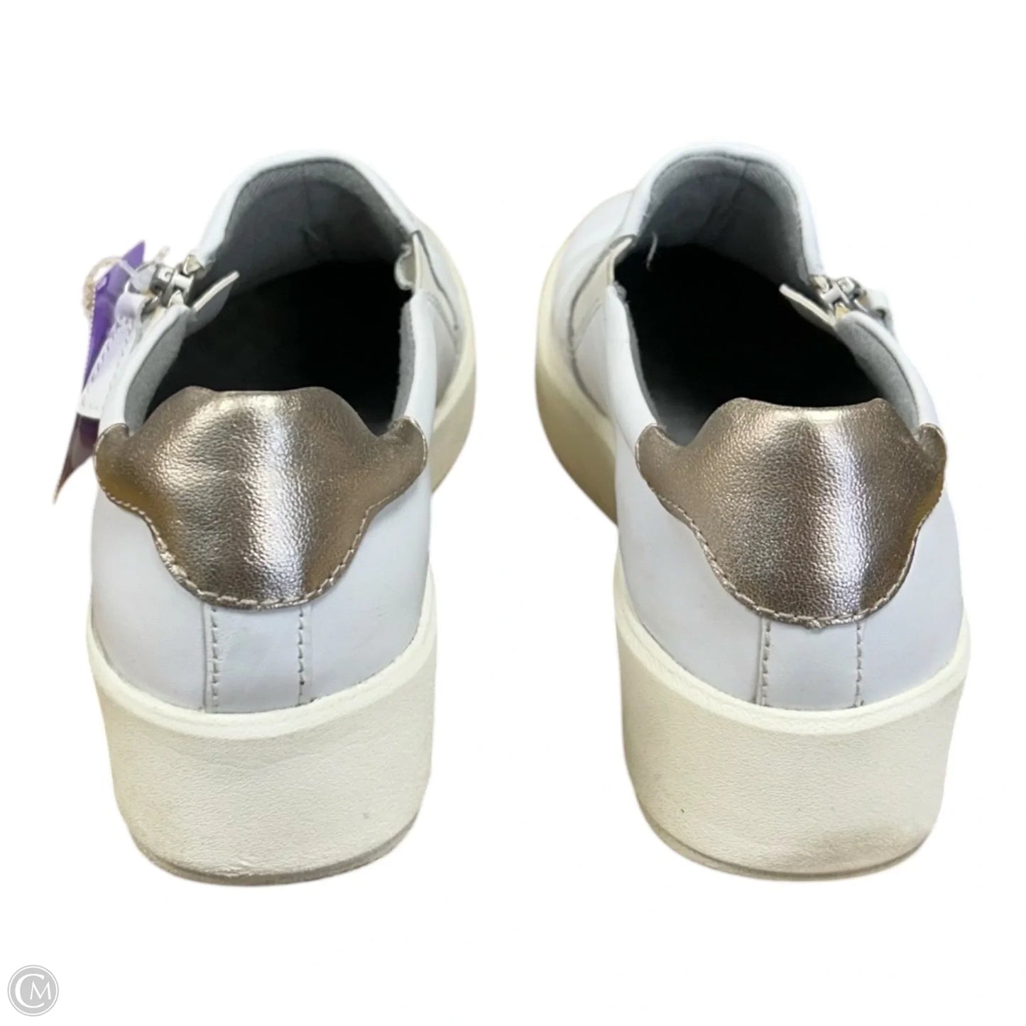 Shoes Flats By Clarks In White, Size: 6.5