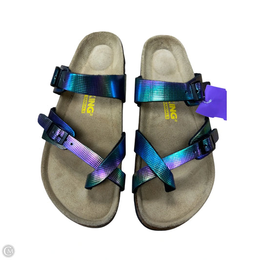 Sandals Flats By Clothes Mentor In Multi-colored, Size: 7.5