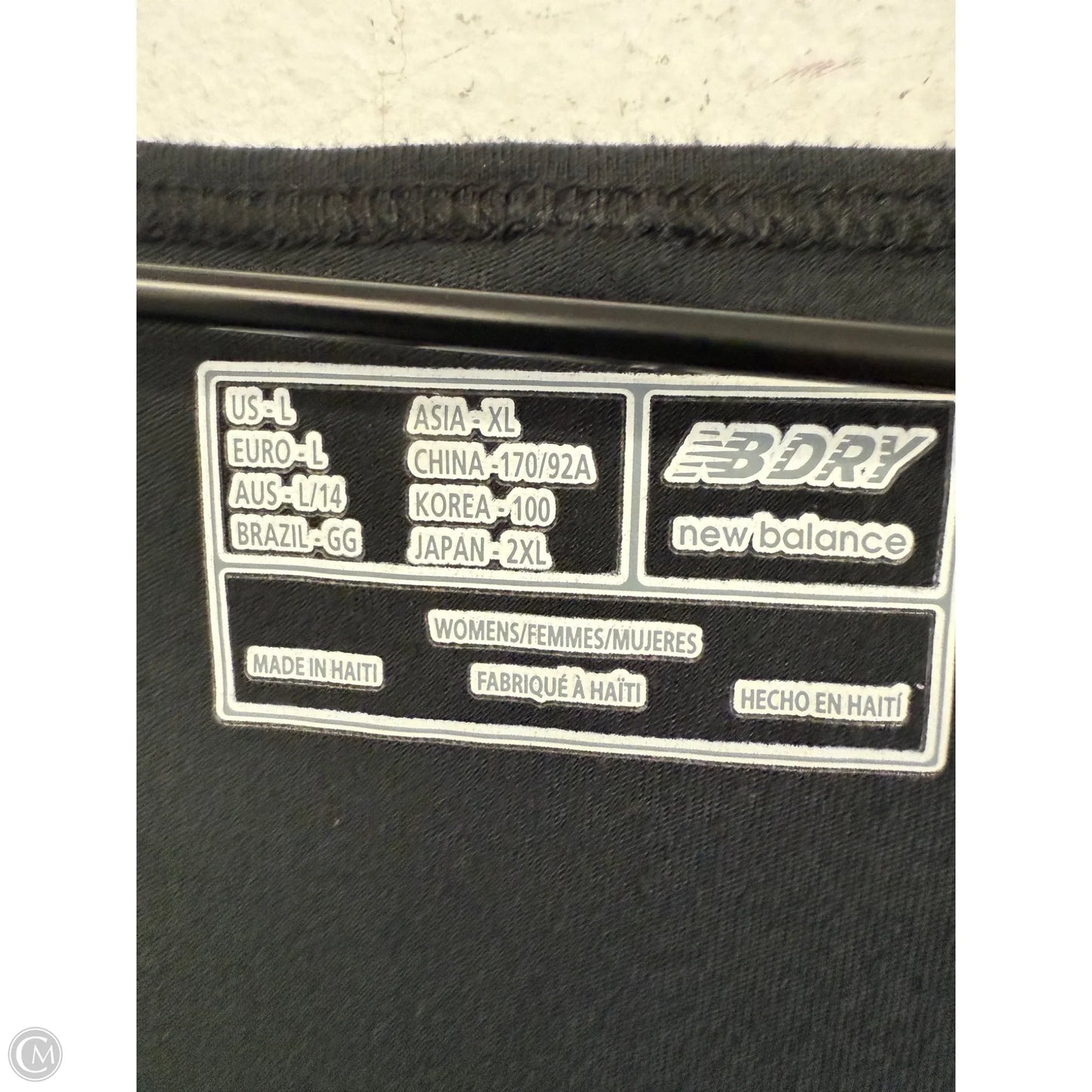 Athletic Top Short Sleeve By New Balance In Black, Size: L