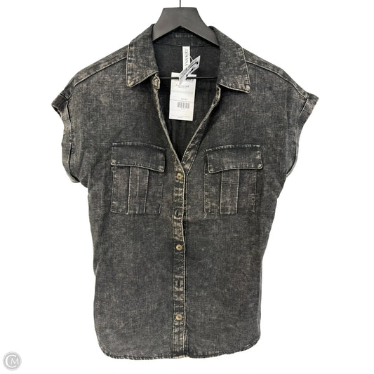Blouse Short Sleeve By Zenana Outfitters In Black, Size: S