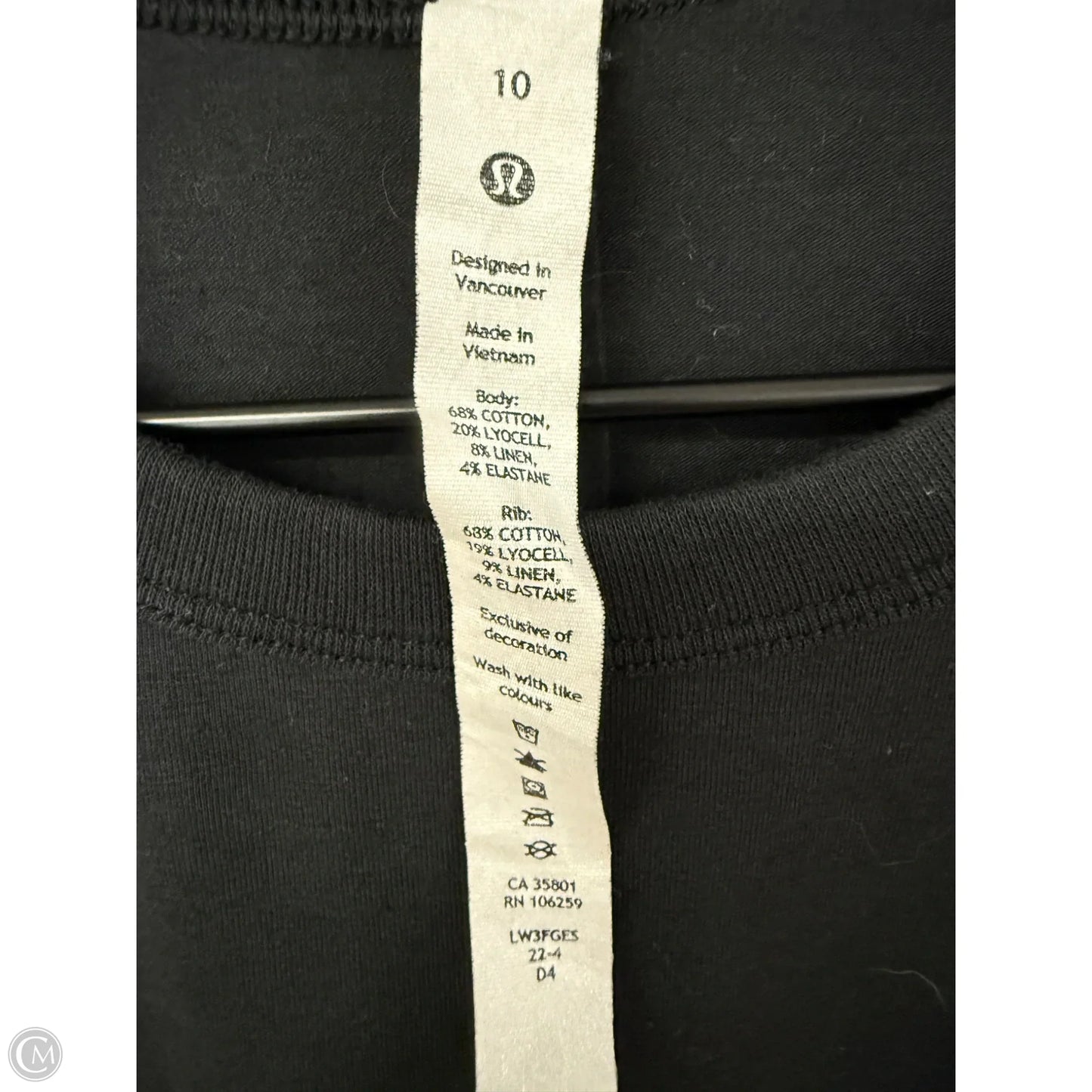 Athletic Top Long Sleeve Crewneck By Lululemon In Black, Size: 10