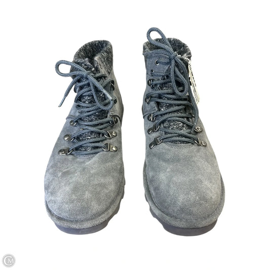 Boots Ankle Flats By Bearpaw In Grey, Size: 9