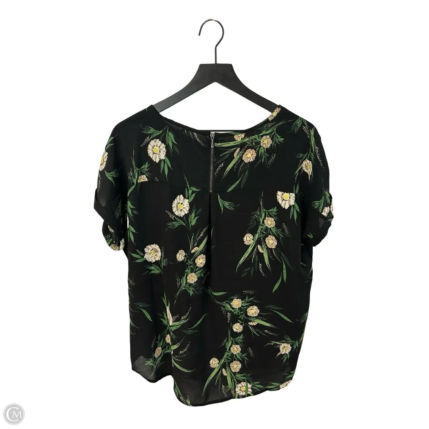 Top Short Sleeve By Maurices In Floral Print, Size: M