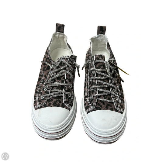 Shoes Flats By Very G In Animal Print, Size: 8