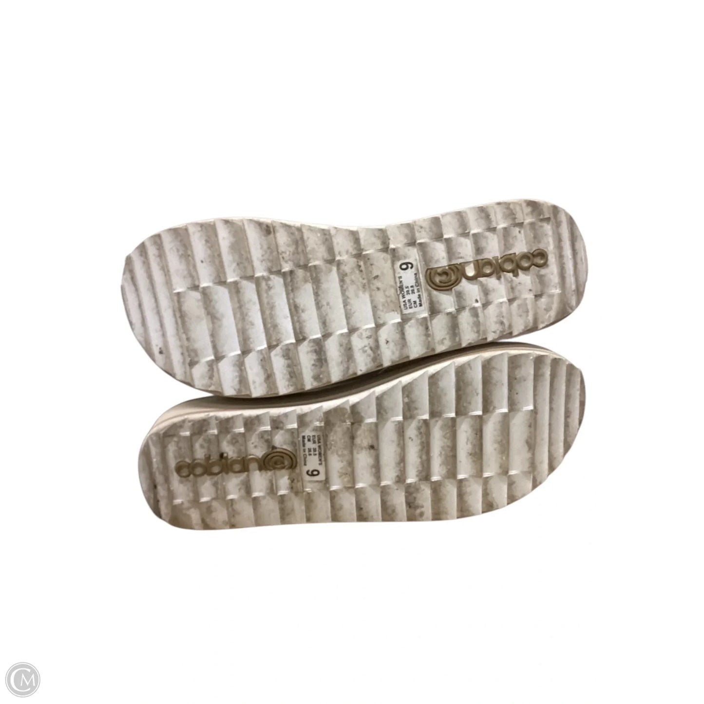 Sandals Flats By Clothes Mentor In Tan, Size: 9