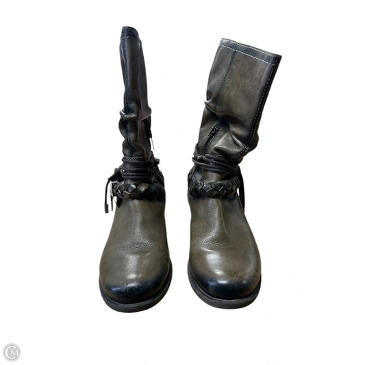 Boots Mid-calf Flats By Pikolinos In Green, Size: 7
