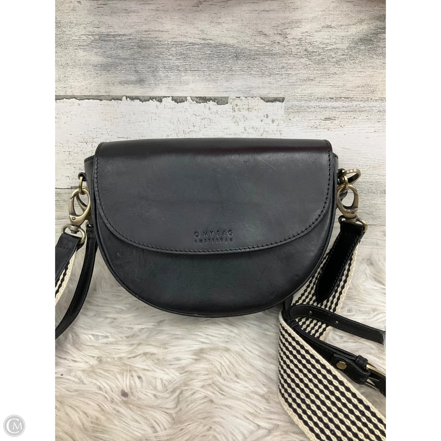 Crossbody Leather By Clothes Mentor, Size: Medium