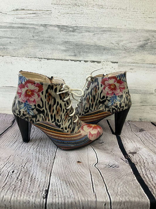 Boots Ankle Heels By Clothes Mentor In Multi-colored, Size: 8.5
